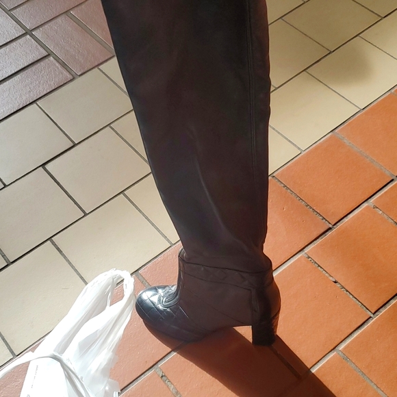 Chanel boots brand new never used - Picture 1 of 3